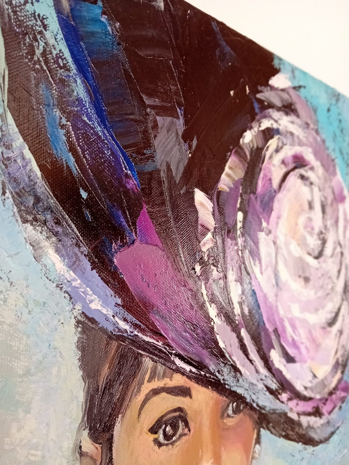 Eleganz in Weiß – Audrey Hepburn als Eliza Doolittle