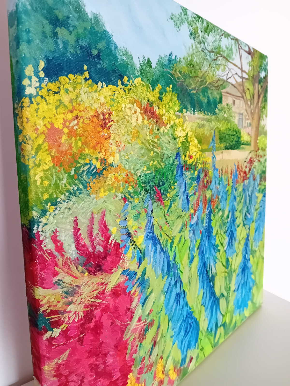 Sommergarten in voller Blüte